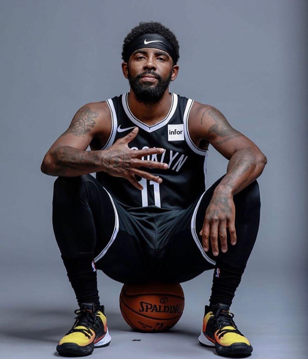 通过他们的 通过他们的